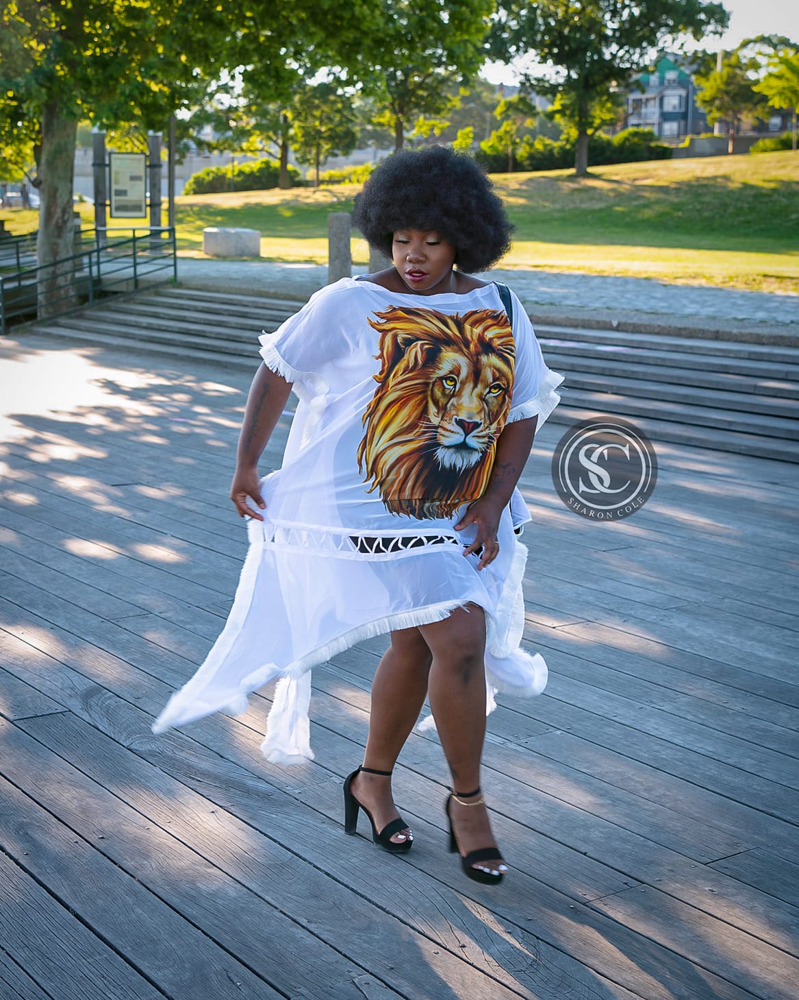 Lion Head Caftan - White & Black image 1