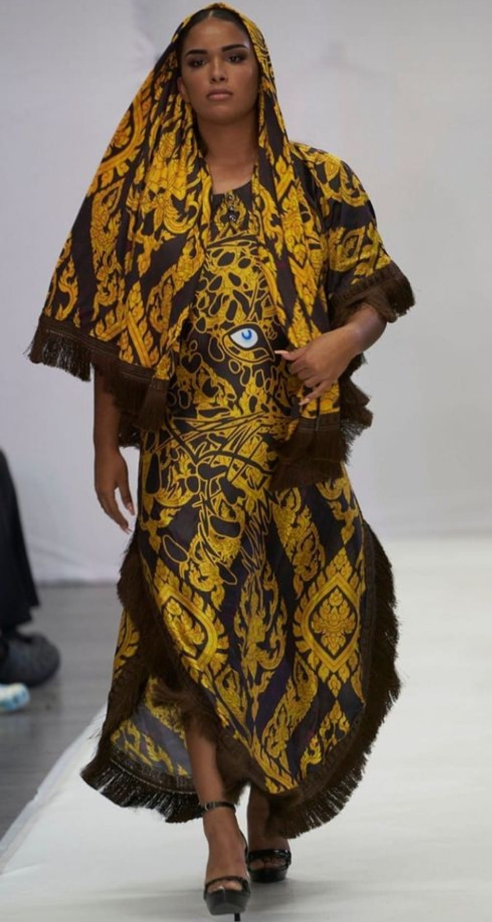Power Caftan image 2