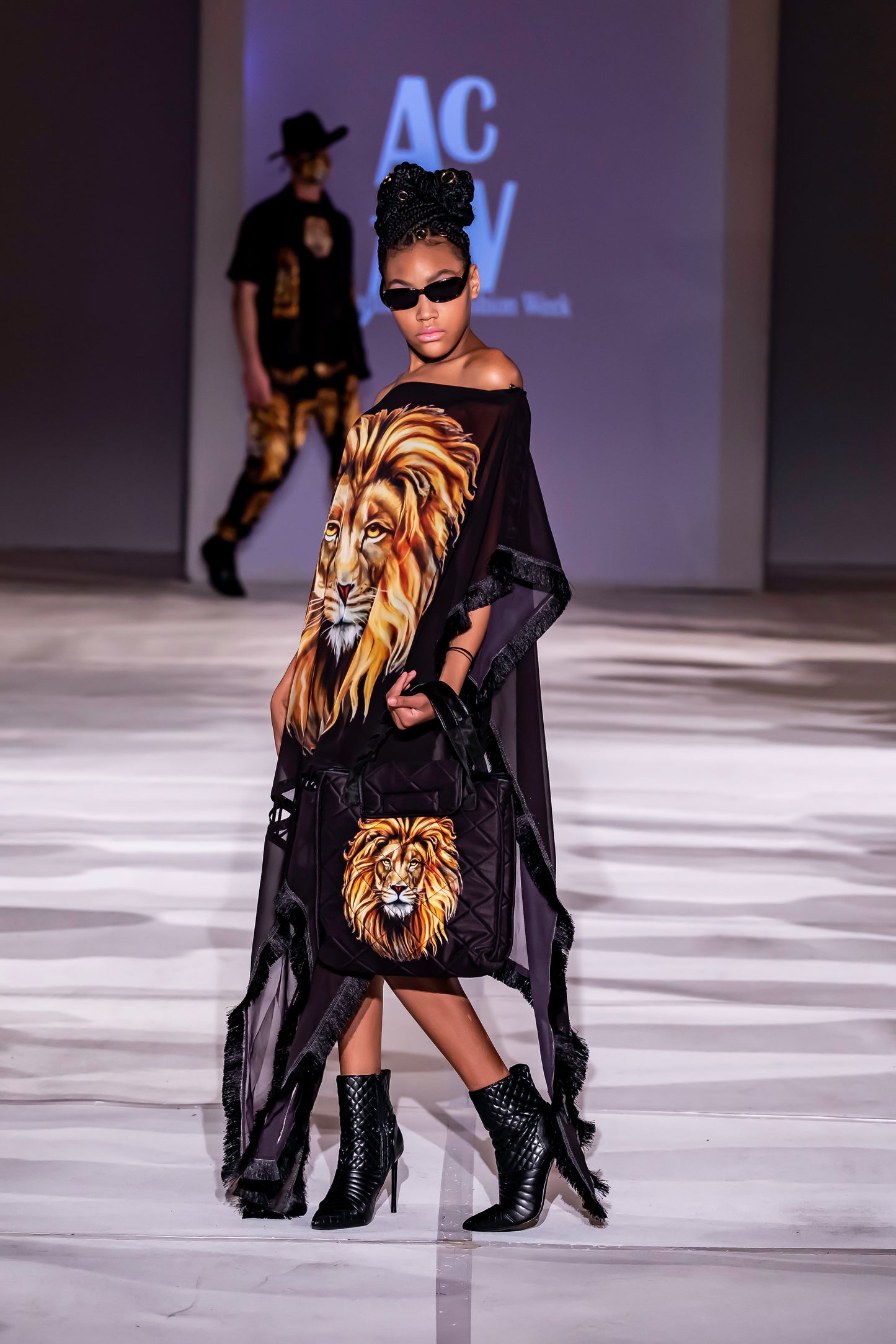 Lion Head Caftan - White & Black image 7
