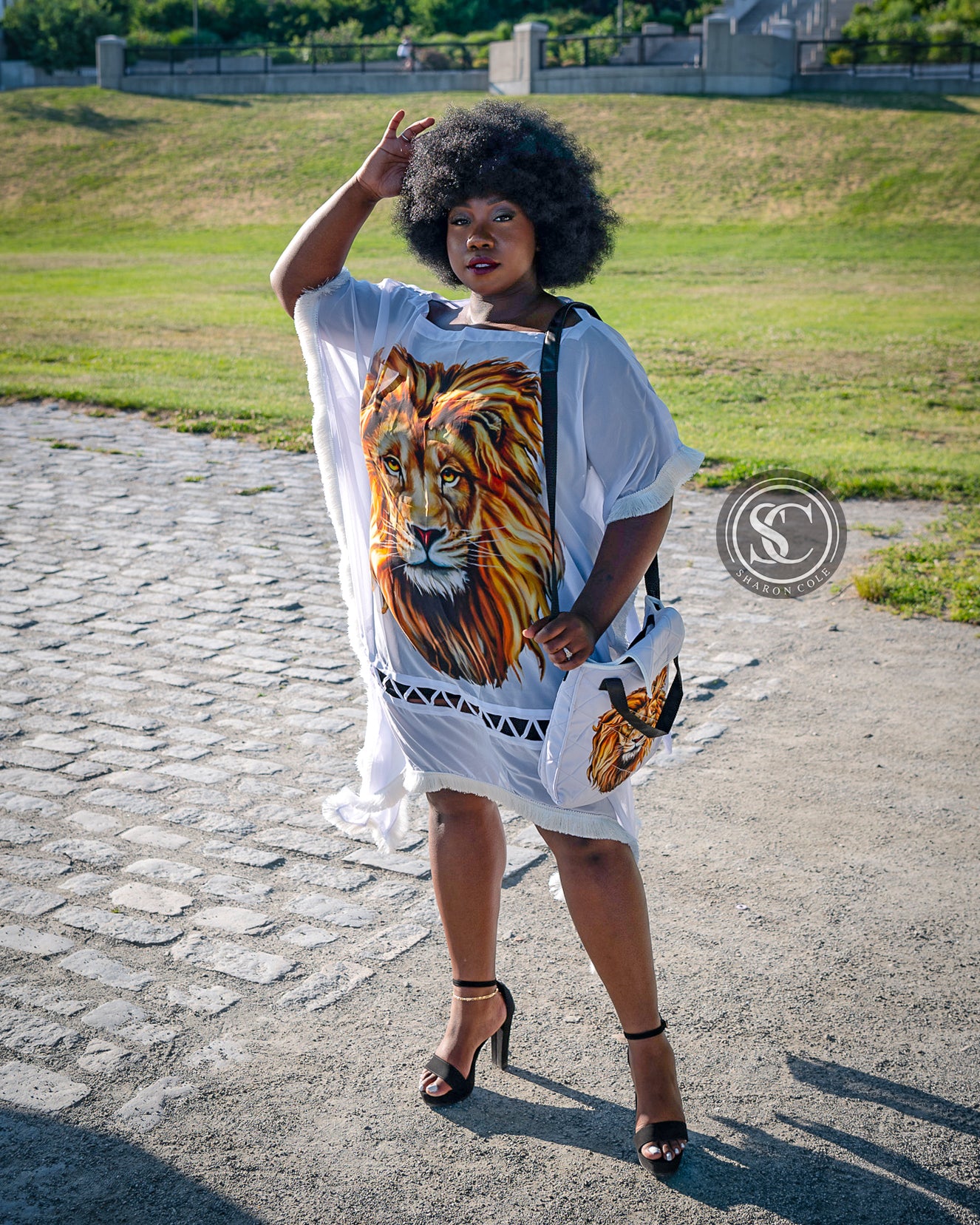 Lion Head Caftan - White & Black image 5